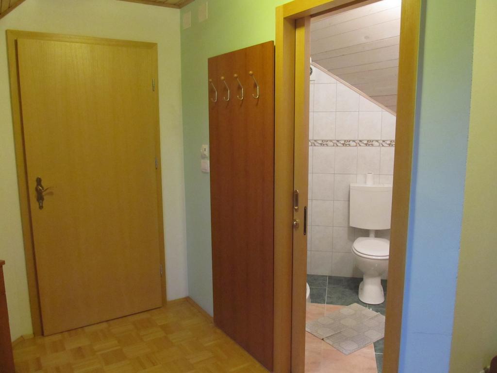Tourist Farm Ljubica Villa Poljane nad Škofjo Loko Oda fotoğraf