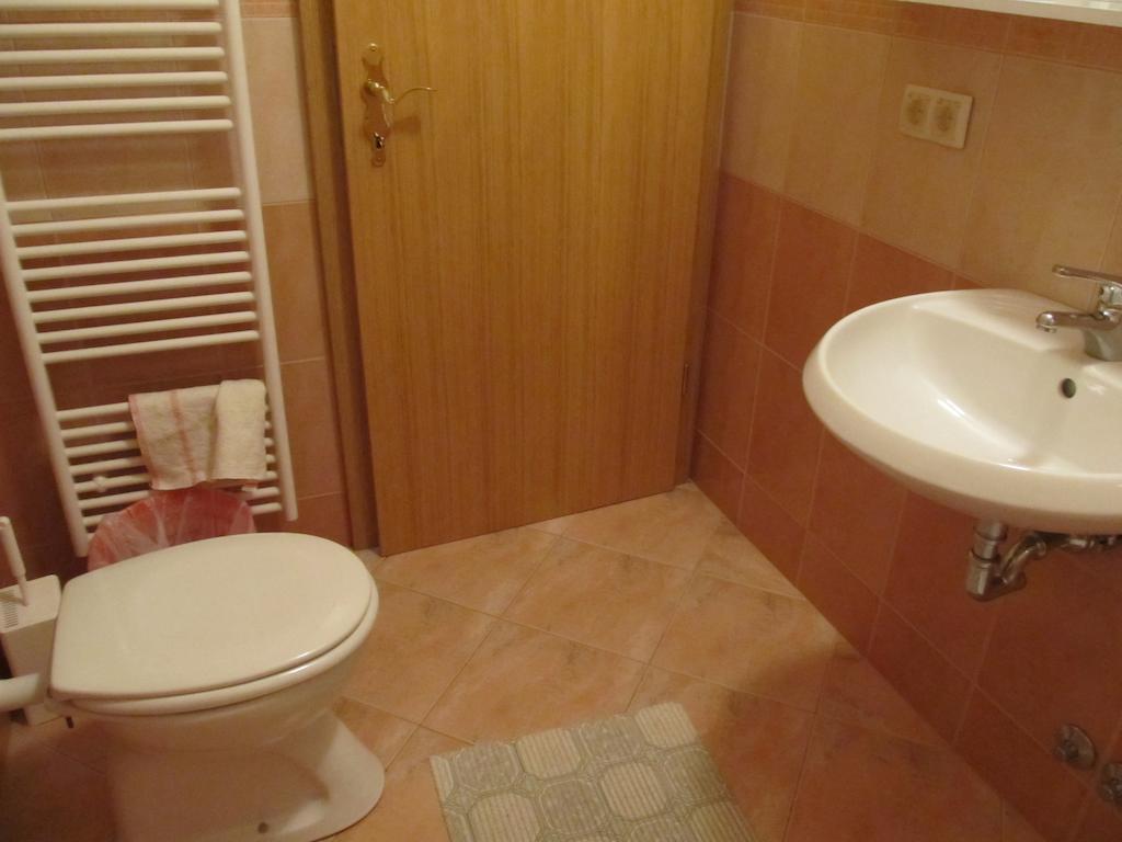 Tourist Farm Ljubica Villa Poljane nad Škofjo Loko Oda fotoğraf